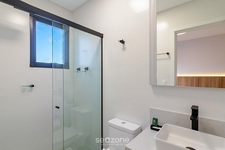 Apartamento con balcón y vista a la ciudad AUS1401