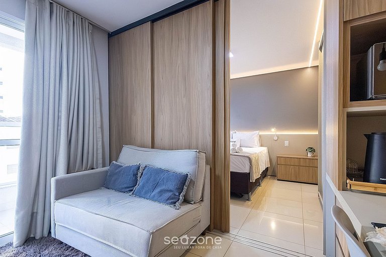 Studio em Cond. c/ Piscina e Varanda LHG0506