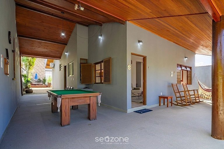 Casa com Piscina Próxima à Praia JDE792
