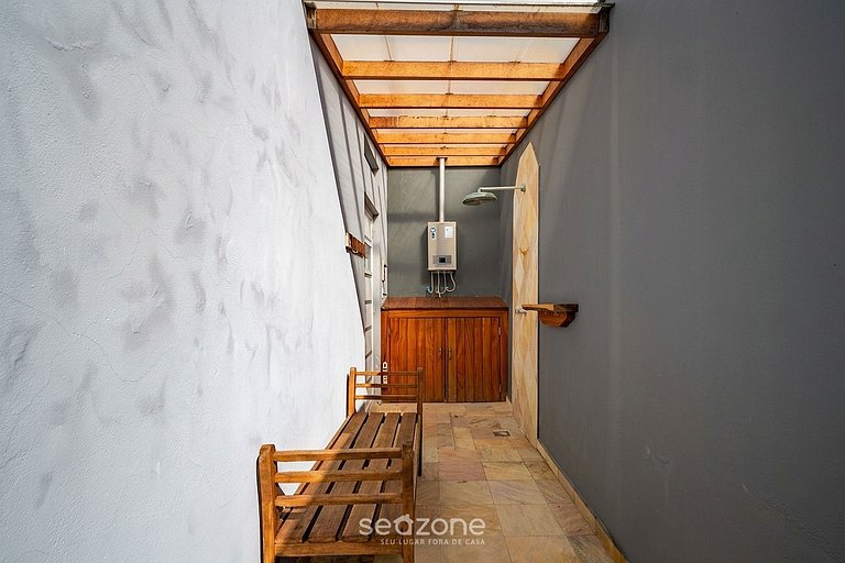 Casa com Piscina Próxima à Praia JDE792