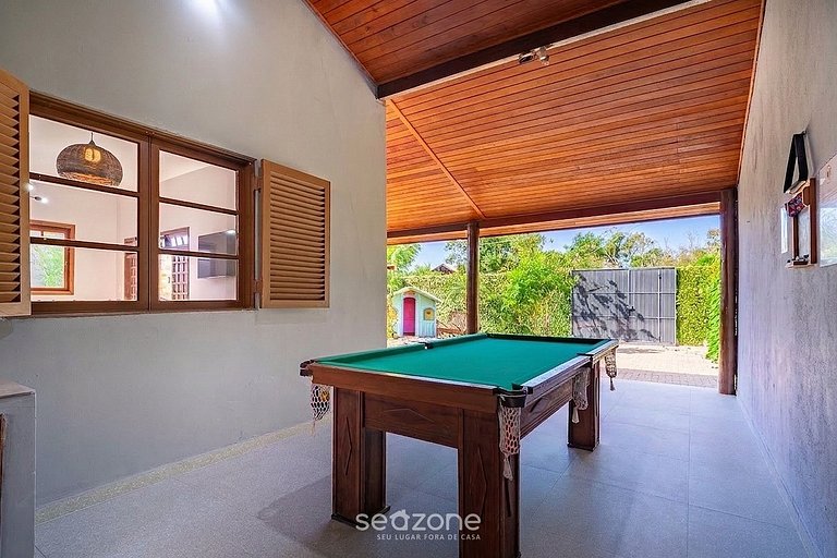 Casa com Piscina Próxima à Praia JDE792