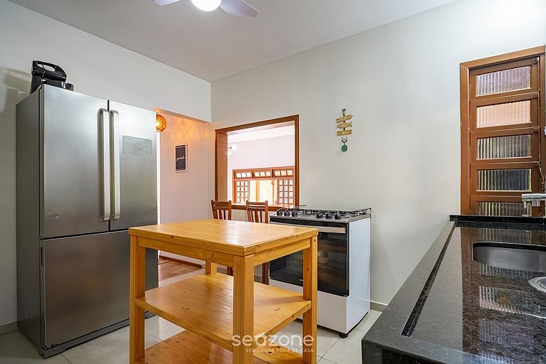 Casa com Piscina Próxima à Praia JDE792