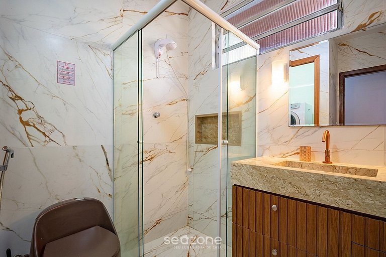 Casa com Piscina Próxima à Praia JDE792
