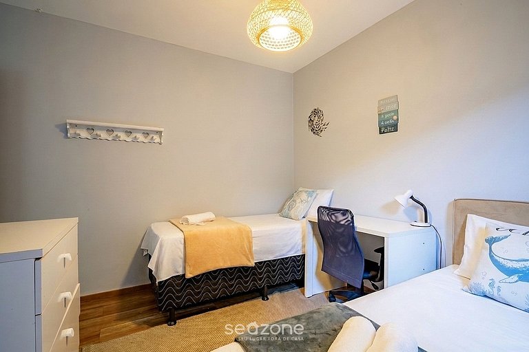 Casa com Piscina Próxima à Praia JDE792
