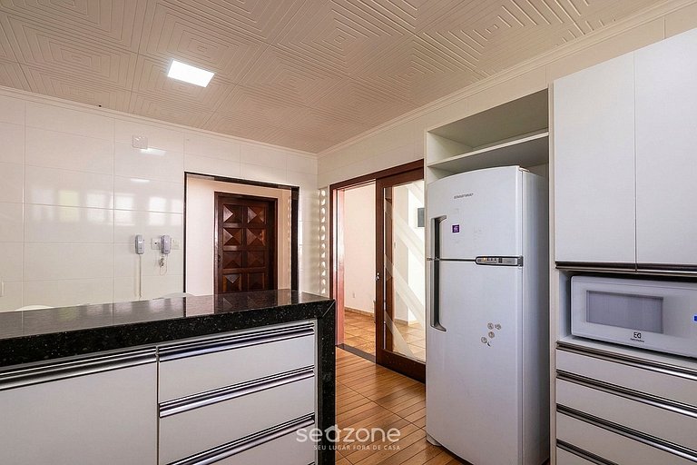 Casa. c/ Piscina e Varanda em Salvador API0062
