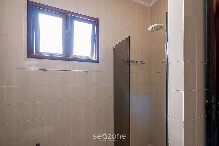 Casa. c/ Piscina e Varanda em Salvador API0062