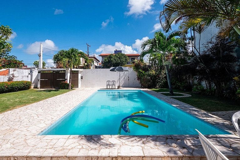 Apto. c/ Piscina e Varanda em Salvador API0062