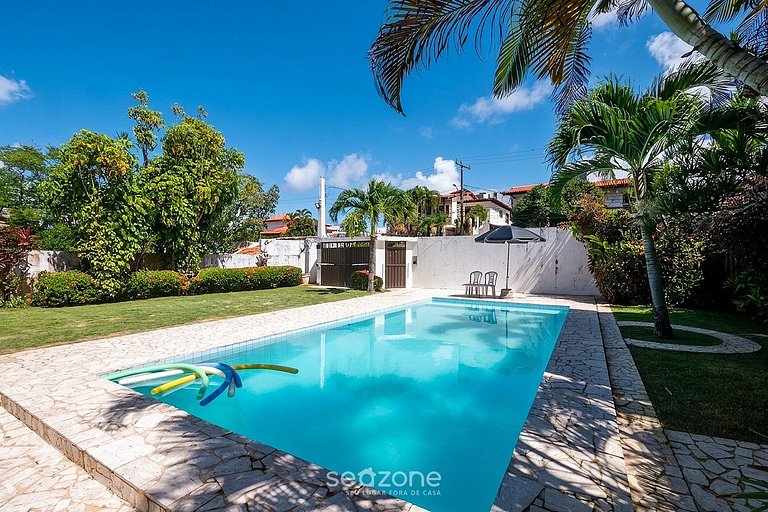 Casa. c/ Piscina e Varanda em Salvador API0062