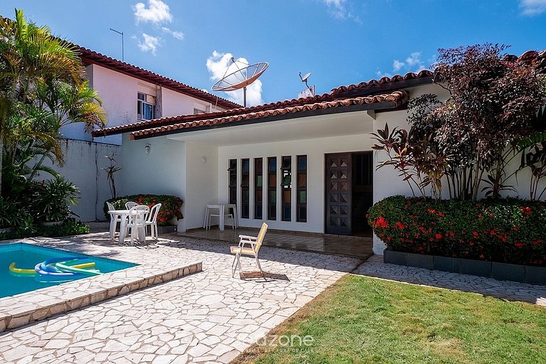 Casa. c/ Piscina y Balcón en Salvador API0062