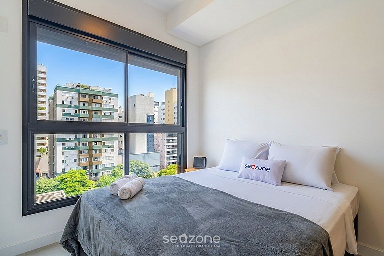 Studio em Cond. c/ Piscina e vista Cidade AMI0413