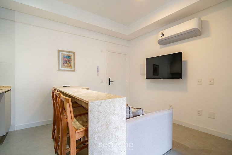 Studio em Cond. c/ Piscina e vista Cidade AMI0413