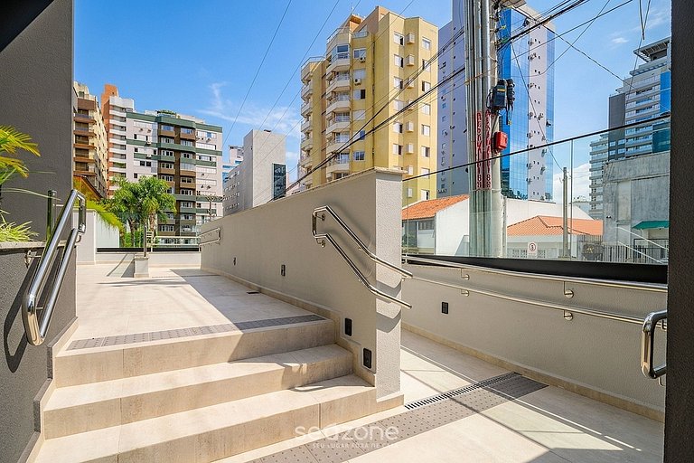 Studio em Cond. c/ Piscina e vista Cidade AMI0413