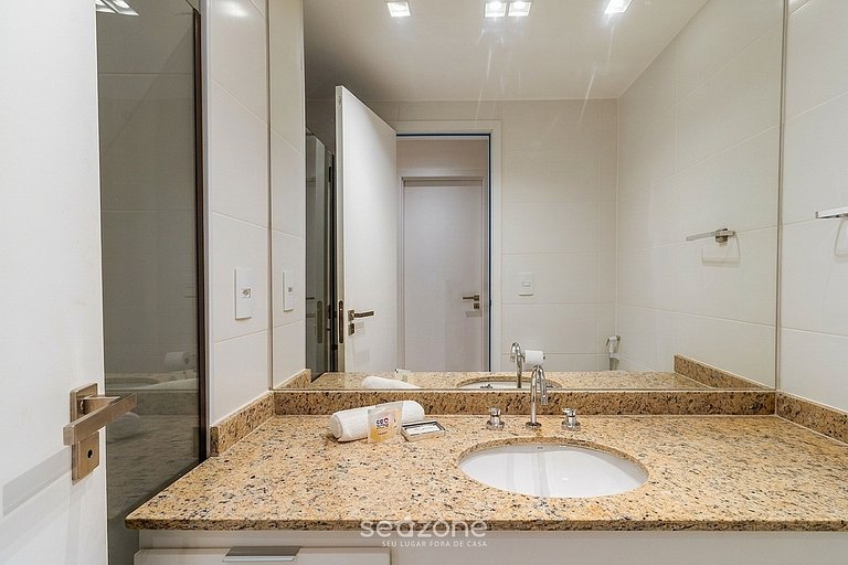 Apto. em Cond. c/ Piscina a 740m da Praia ANO0505