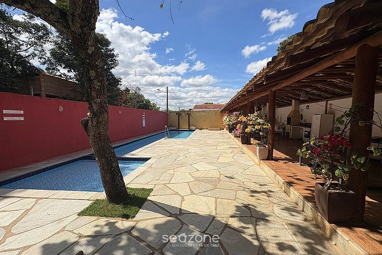 Apto. en Cond. c/ piscina y gimnasio QDR0011