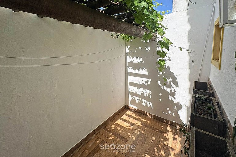 Apto. em Cond. c/ piscina e academia QDR0011