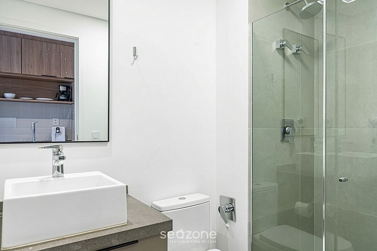 Studio em Cond. c/ Piscina e Varanda LSS1318
