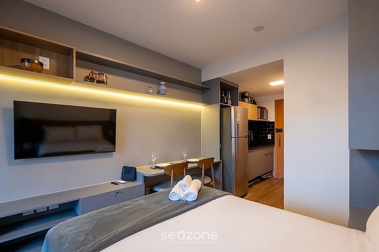 Studio em Cond. c/ Piscina e Varanda EUB0801