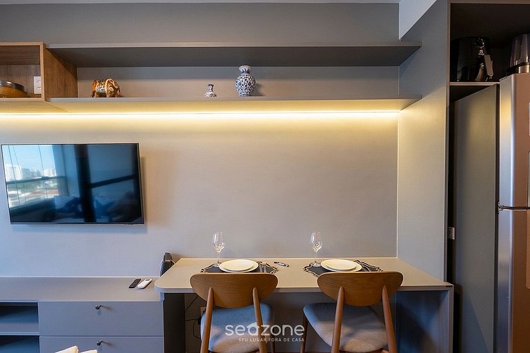 Studio em Cond. c/ Piscina e Varanda EUB0801