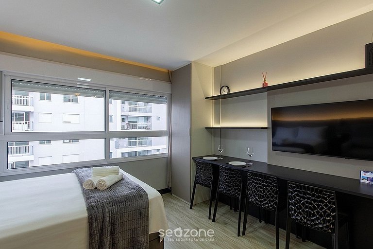 Studio em Cond. c/ Piscina em POA CJG1212
