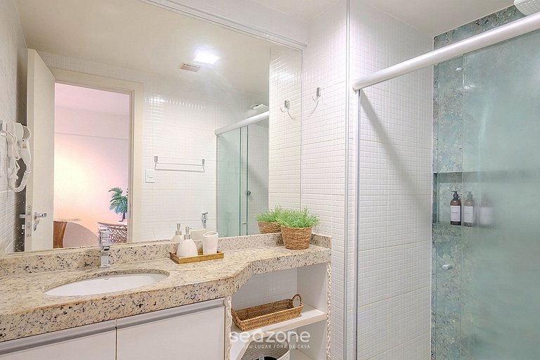 Apto. c/ vista mar prox. da praia TJR0338