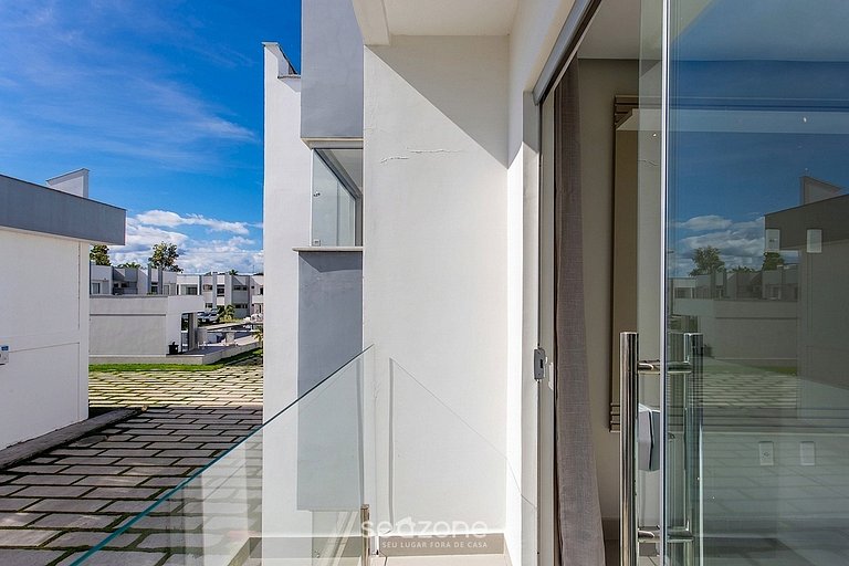 Apto. em Cond. c/ Piscina a 1,3km da Praia RFM0044