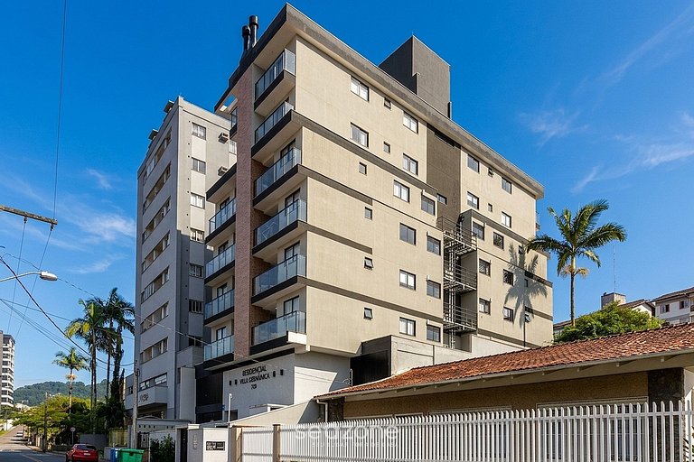 Apto. c/ Varanda e Vista p/ Cidade VGE0303