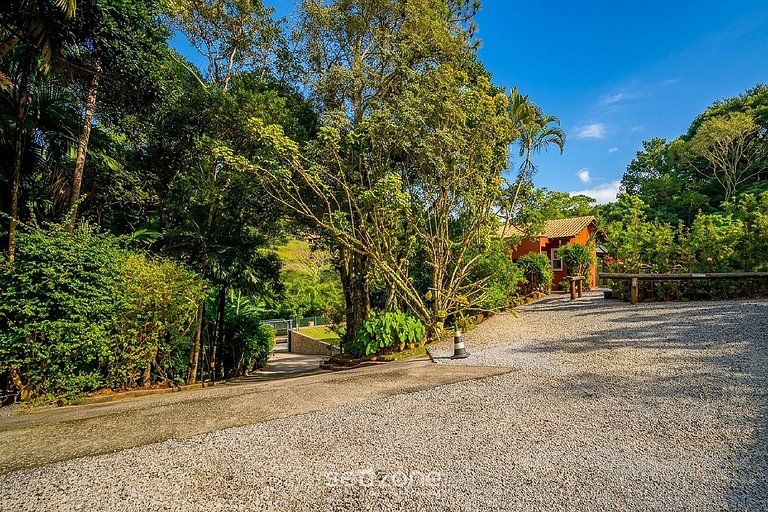 Casa na mata atlântica em cond. privativo MCO0000