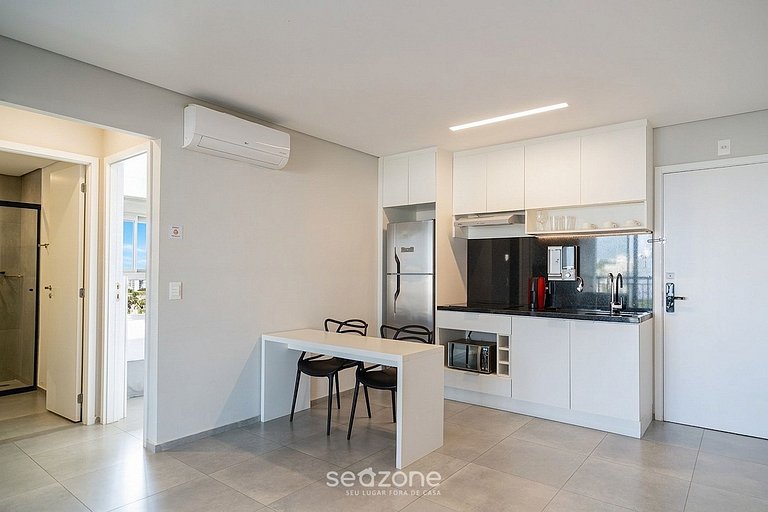 Apt. en Cond. c/ Piscina y Balcón PLT0027