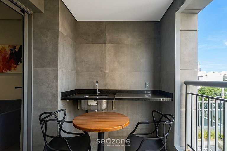 Apartamento em Cond. c/ Piscina e Varanda PLT0027