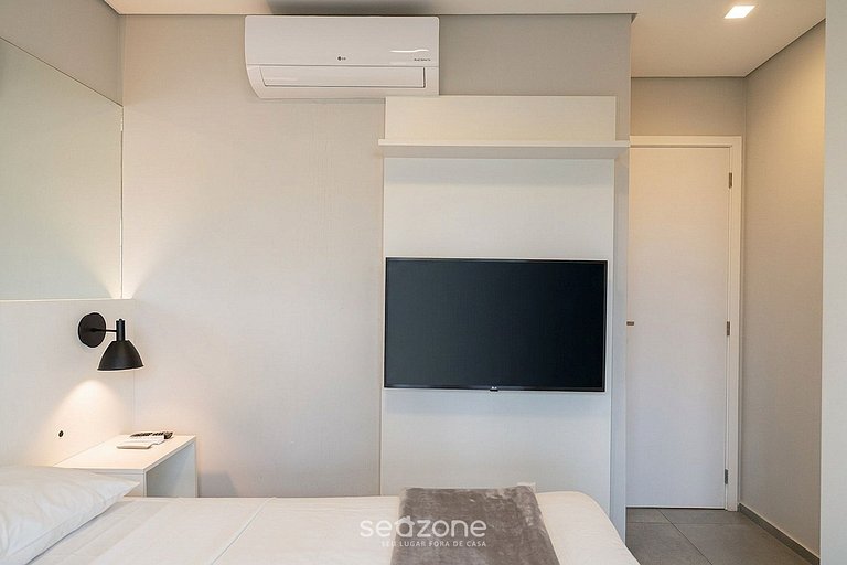 Apt. en Cond. c/ Piscina y Balcón PLT0027