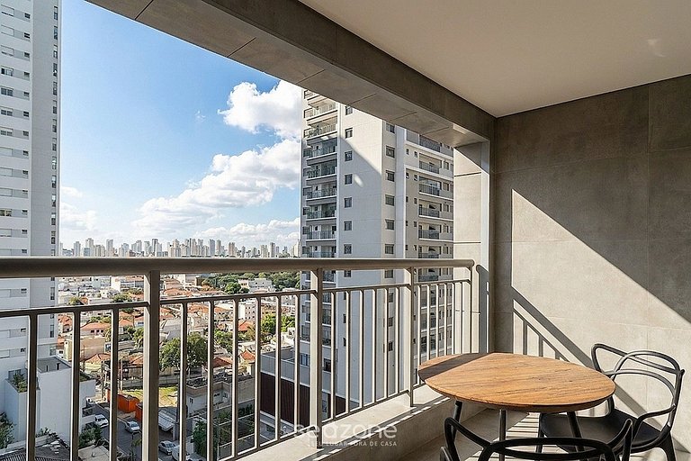 Conforto em Cond. c/ Piscina e Varanda PLT0086