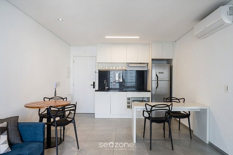Apartamento em Cond. c/ Piscina no Tatuapé PLT0112