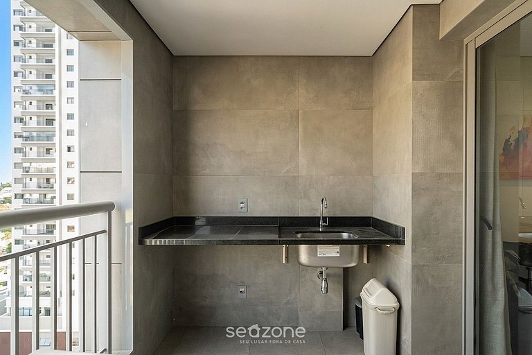 Apartamento em Cond. c/ Piscina no Tatuapé PLT0112