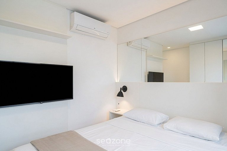 Apartamento em Cond. c/ Piscina no Tatuapé PLT0112