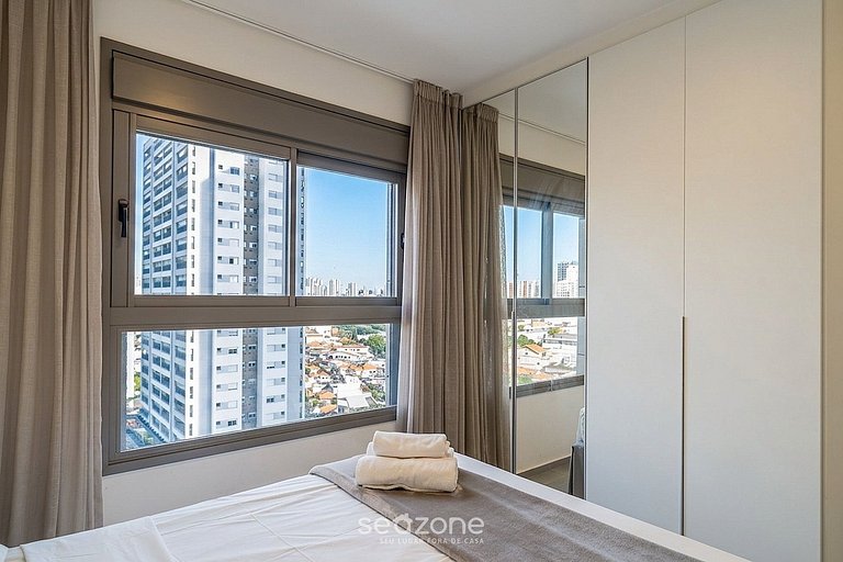 Apartamento em Cond. c/ Piscina no Tatuapé PLT0112