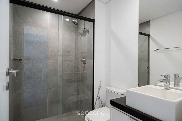 Apartamento em Cond. c/ Piscina no Tatuapé PLT0112