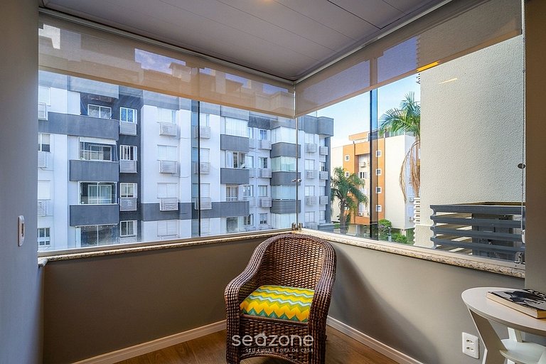 Apartamento moderno con garaje en Jurerê MBA0207
