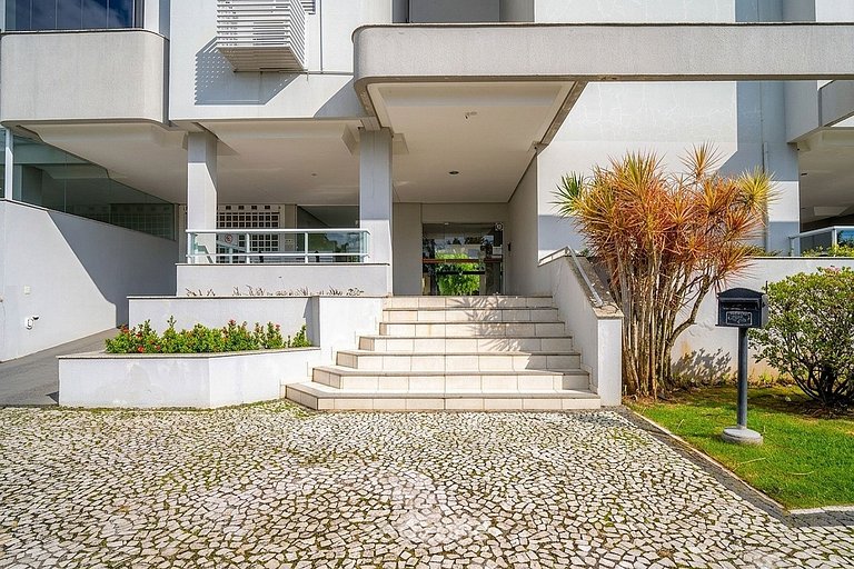 Apto. Moderno c/ garagem em Jurerê MBA0207