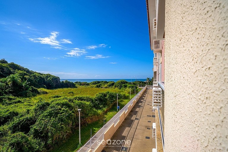Apto em condomínio beira-mar c/ piscina RVG2207