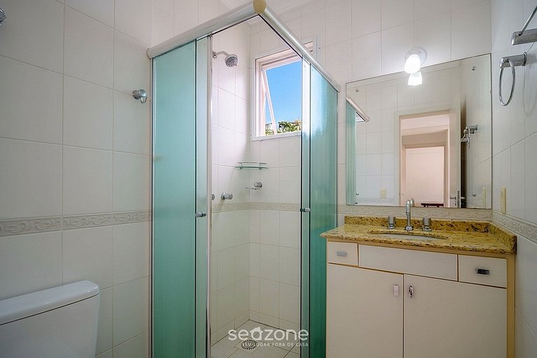Apto em condomínio beira-mar c/ piscina RVG2207