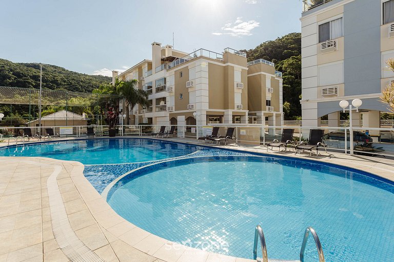 Apto em condomínio beira-mar c/ piscina RVG2207