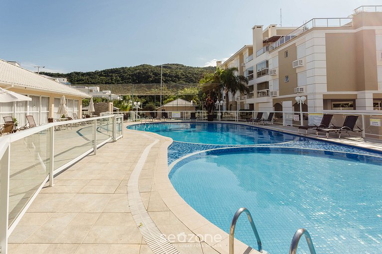 Apto em condomínio beira-mar c/ piscina RVG2207