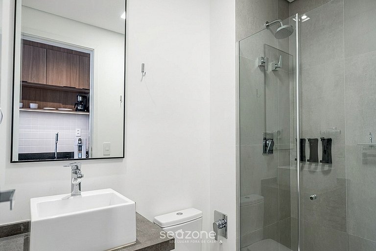 Estudio con balcón en condominio con piscina LSS1312