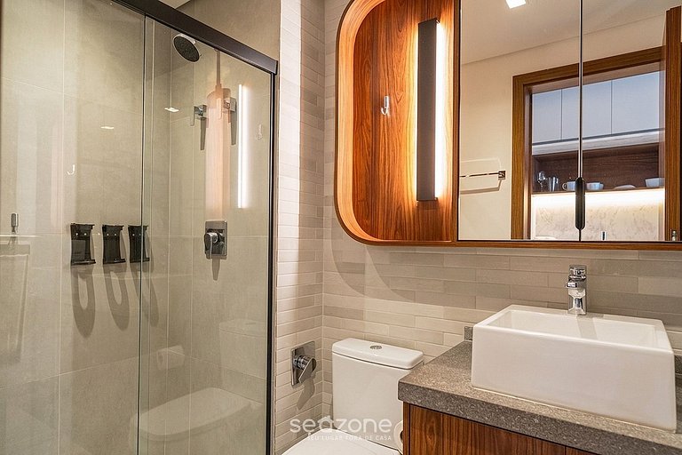 Studio con balcón en cond. con piscina LSS1301