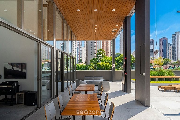 Studio c/ varanda em Cond. c/ piscina LSS1301