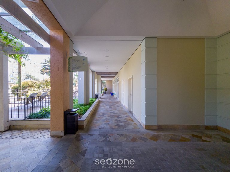 Suíte em Cond. c/ Piscina e Vista Cid. ILC2215