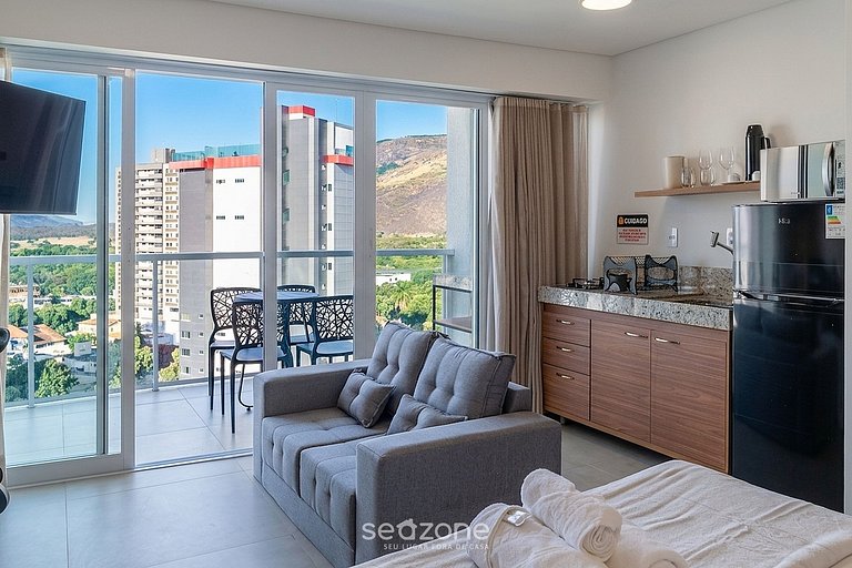 Acogedor con balcón en cond. con piscina MSU1105