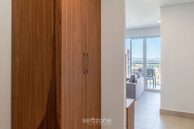 Acogedor con balcón en cond. con piscina MSU1105