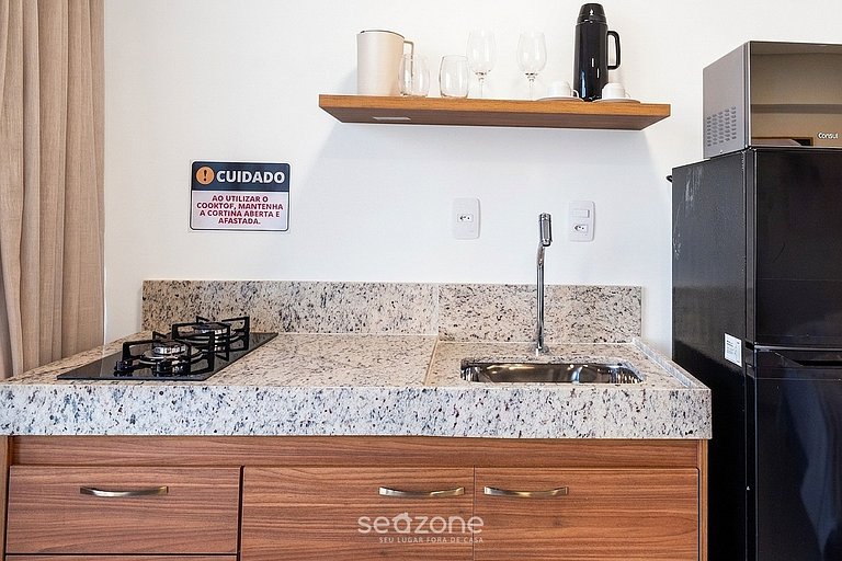Studio c/ Varanda em Cond. c/ Piscina MSU1205