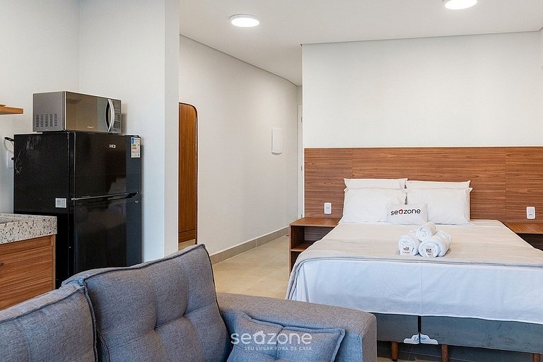 Studio con balcón en cond. con piscina MSU1205